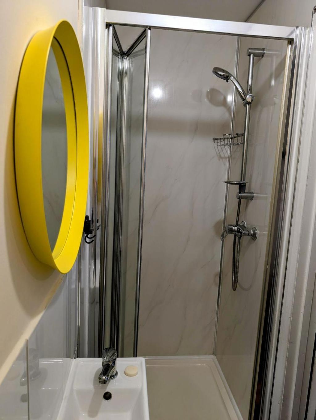 En - Location * Hounslow
